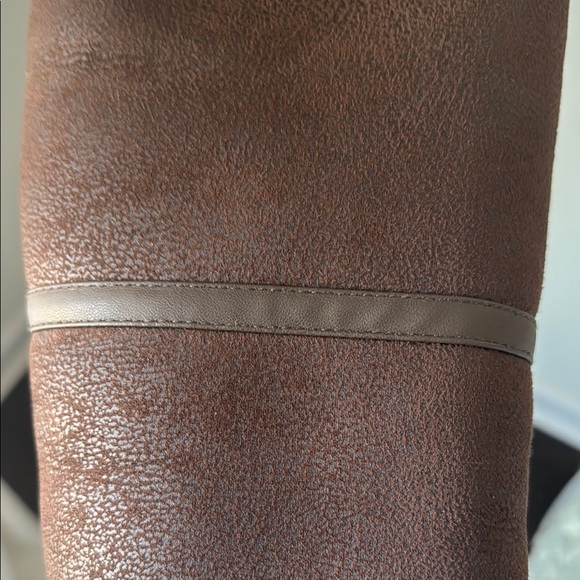 Brown Shearling Women's Jacket - Picture 4 of 8